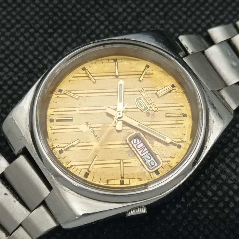 Vintage 1984 Seiko Automatic Mens Silver Watch W/daydate & Gold accents